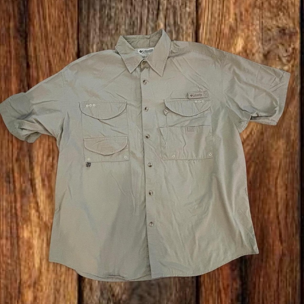 Columbia PFG Mens Large Beige Performance Fishing Shirt Short Sleeve Vented